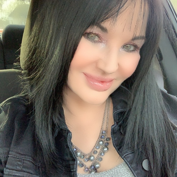 Meet your Posher, Dawnene - Picture 2 of 4